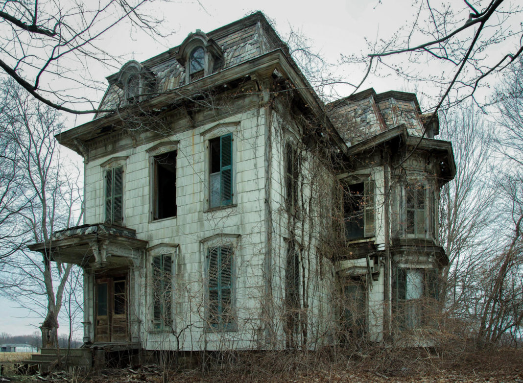 16 Scariest Real Haunted Houses In The Us Add To Bucketlist