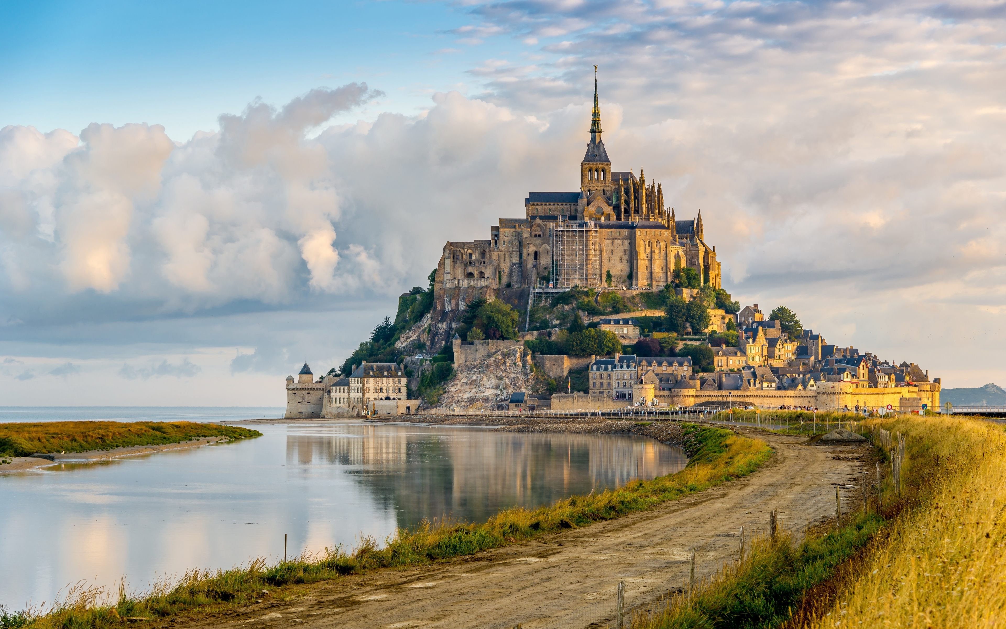 10 Jaw-Droppingly Beautiful Medieval Castles Around the World - Add to ...