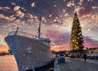 10 Largest and Best Christmas Markets on Earth