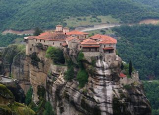 The World’s Most Spectacular Isolated Houses