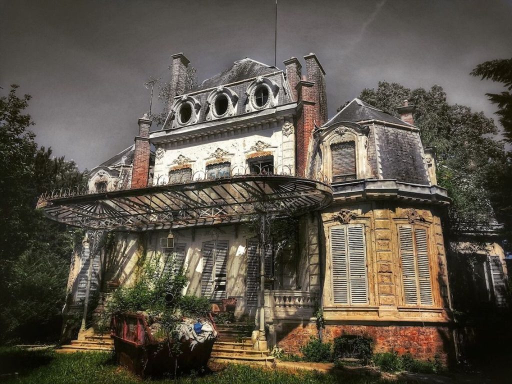 16 scariest real haunted houses in the us add to.