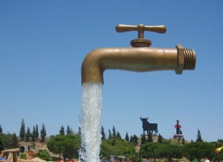 Top 10 Most Amazing Giant Sculptures On The Planet