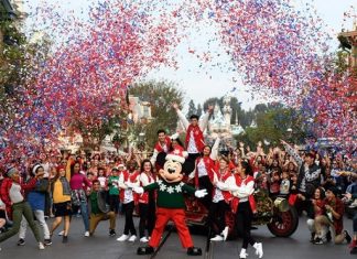 15 Things Adults Must Do At Disney World (And 5 For The Entire Family)