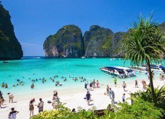 25 Places Where Your Dollar Will Go Far