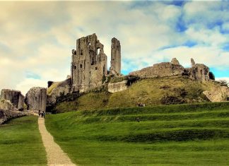 11 Of The Most Beautiful Abandoned Castles In The World castles