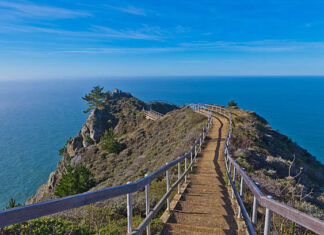 30 Beautiful Coastal Walks in the USA